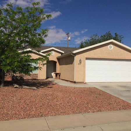 Lone Rock Retreat - 3-Bedroom Near Lake Powell Page Bagian luar foto